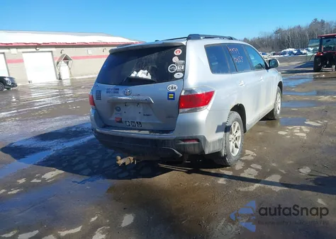 2012 Toyota Highlander Base V6 z USA, uszkodzony, nr VIN 5TDBK3EH1CS155953